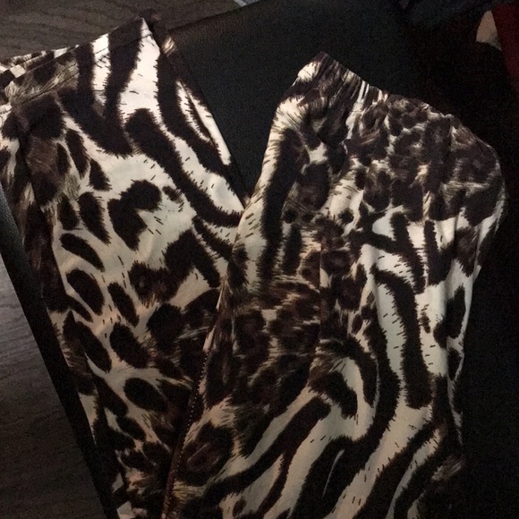 3/$15 Leggings - Picture 2 of 2